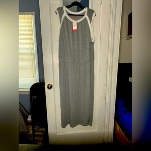 Grey sleeveless maxi dress. NWT 2X